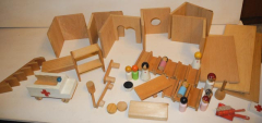 Spieldorf Spital aus Holz von Timbo