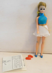 Kleine Dawn Puppe