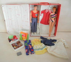 Barbie Koffer Tammy Evening in Paris - schicker roter Koffer mit Inhalt