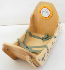 Muffy Vanderbear North Pole Dog Sled - Holzschlitten