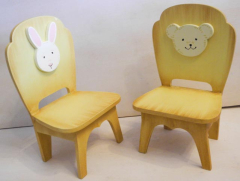 Muffy Vanderbear’s zwei Stühle aus Holz - fast NEU
