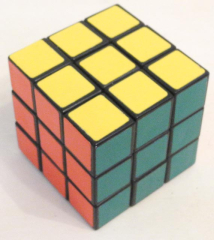 Zauberwürfel Rubiks-Cube mit Basis