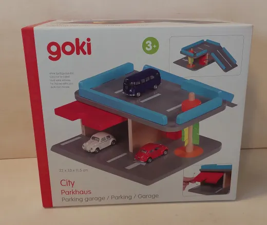 Parkhaus City mit Tankstelle und Waschanlage von Goki