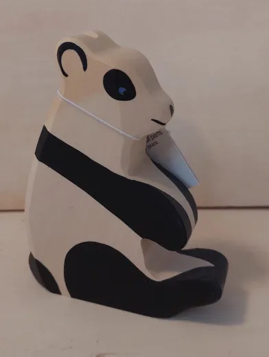 Pandabär sitzend aus Holz von Holztiger