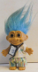 Troll mit gestreiften Hosen und Bluse