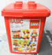 Lego Mix mit zwei Platten und rotem Eimer