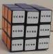 Zauberwürfel Rubiks-Cube mit Basis