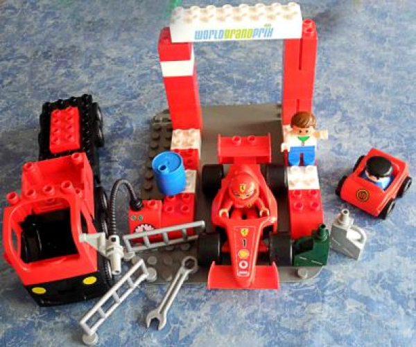 lego duplo ferrari