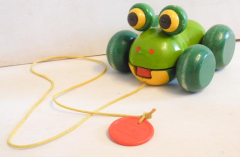 Frosch grün aus Holz