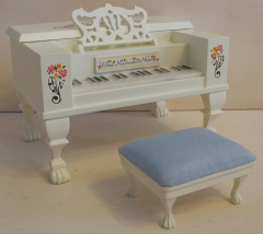 Muffy Vanderbear’s Klavier One Minuet More - fast Neu