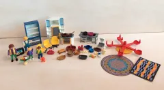 Playmobil Familien-Set mit Möbeln und Karussell