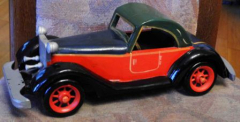 Holzoldtimer grün/rot/schwarz